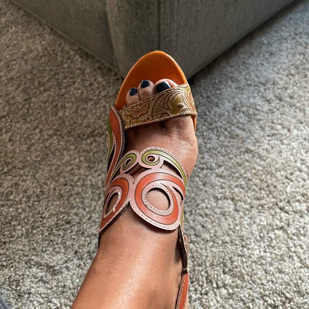 Women's Orange & Green Decorative Leather Heel Sandals sz 38 EUC - Picture 6 of 13